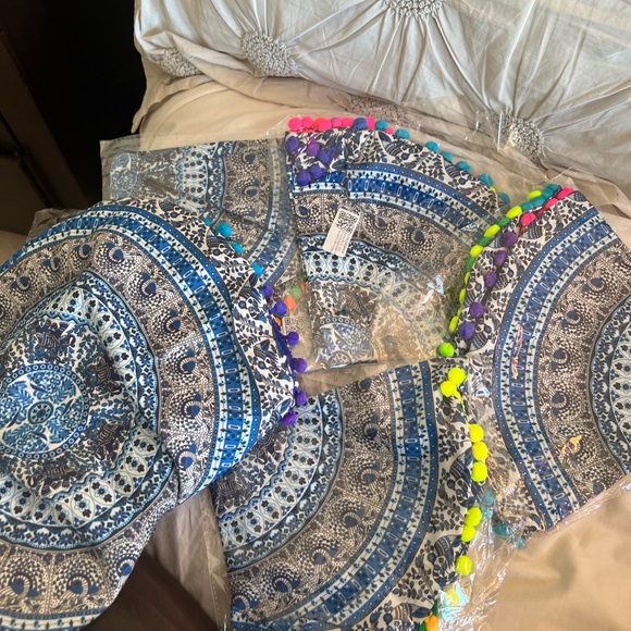 5 PIECE MIDDLE EASTERN STYLE ROUND PILLOW CASES - Picture 6 of 7